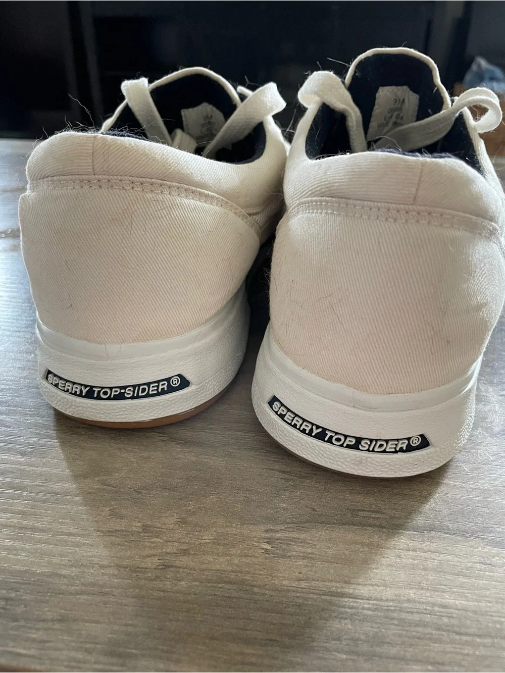 Sperry Top Sider Men’s 9.5 White lace up canvas mesh boat shoes/Sneakers
